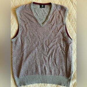 BOGNER Made in Italy Cashmere Blend V-Neck Sweater Vest in Gray‎ & Burgundy 50/M